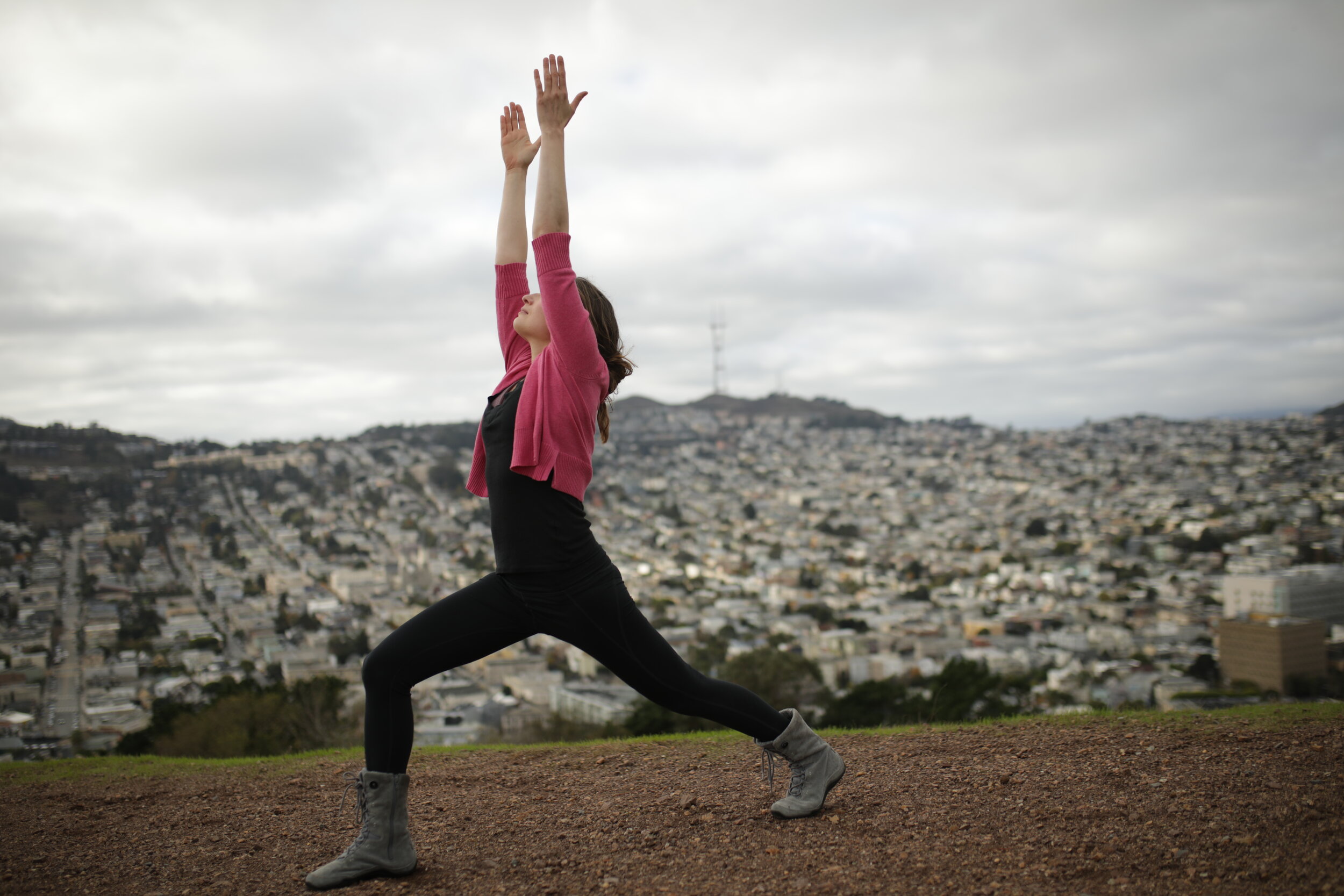 Maria Juliet in a high lunge pose